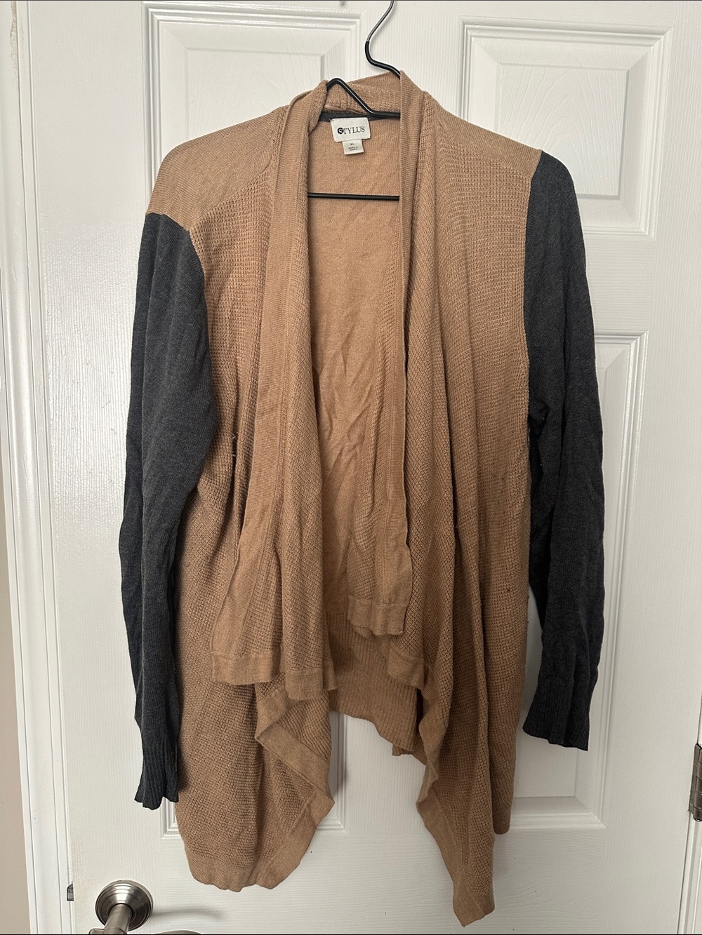 STYLUS Two-Tone Draped Open Cardigan in Brown and Charcoal